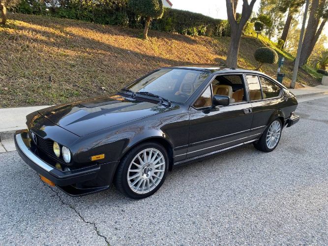 Alfa-romeo-Gtv6-1984-Black