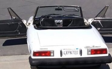 Alfa-romeo-Spider-1977-White-Black-12