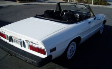 Alfa-romeo-Spider-1977-White-Black-9