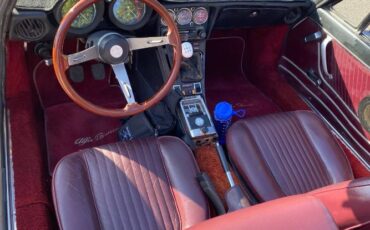 Alfa-romeo-Spider-1978-White-Burgundy-Leather-15