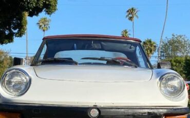 Alfa-romeo-Spider-1978-White-Burgundy-Leather-2