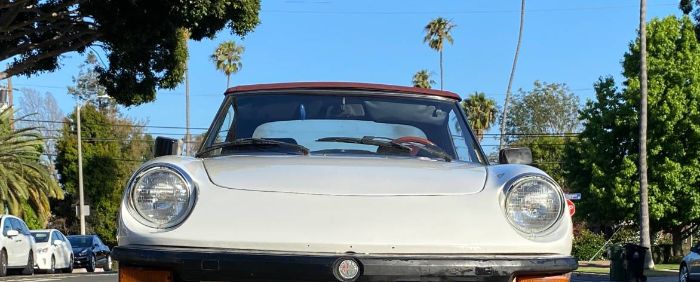 Alfa-romeo-Spider-1978-White-Burgundy-Leather-2
