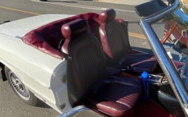 Alfa-romeo-Spider-1978-White-Burgundy-Leather-9