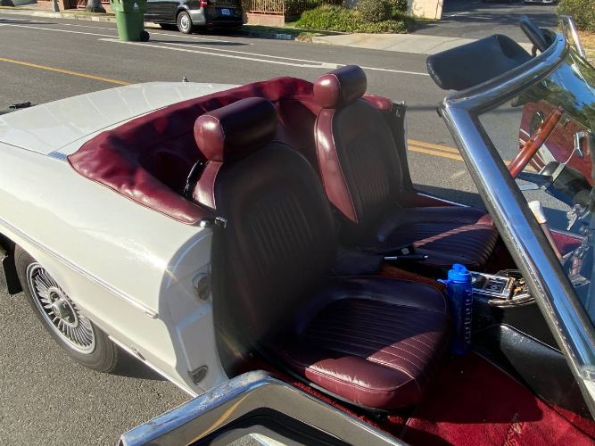 Alfa-romeo-Spider-1978-White-Burgundy-Leather-9