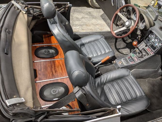 Alfa-romeo-Spider-1981-Black-Black-6