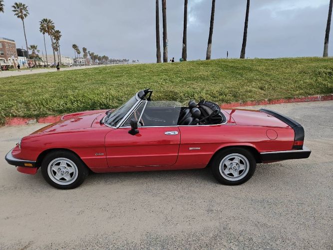 Alfa-romeo-Spider-1986-RedBlackTop-Black-Leather-6