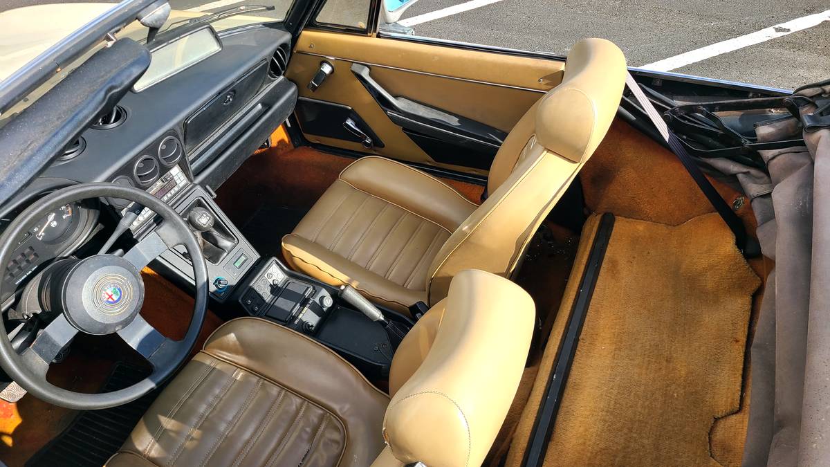 Alfa-romeo-Spider-1988-7
