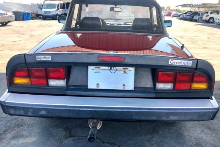 Alfa-romeo-Spider-1988-Red-Black-4