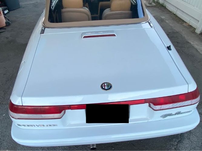 Alfa-romeo-Spider-1991-White-Tan-1