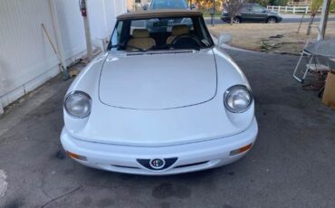 Alfa-romeo-Spider-1991-White-Tan-10