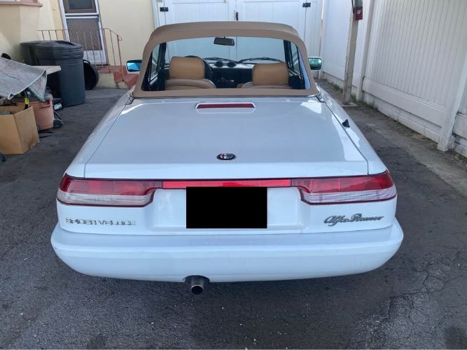Alfa-romeo-Spider-1991-White-Tan-3