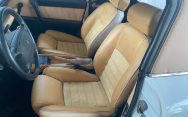 Alfa-romeo-Spider-1991-White-Tan-7
