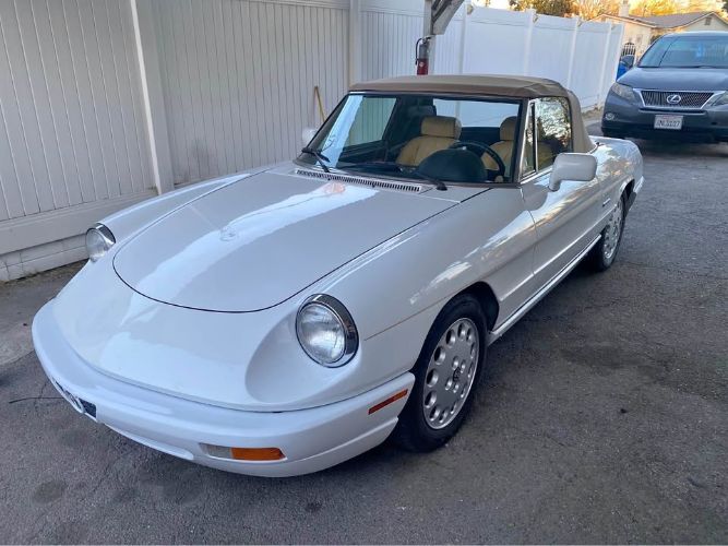 Alfa-romeo-Spider-1991-White-Tan