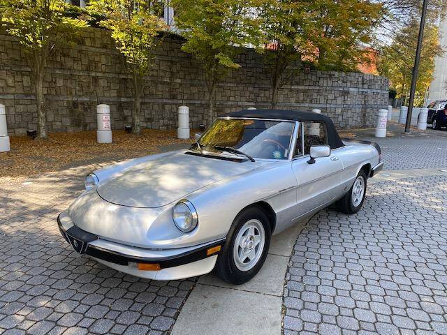 Alfa-romeo-Spider-veloce-1985-silver-14