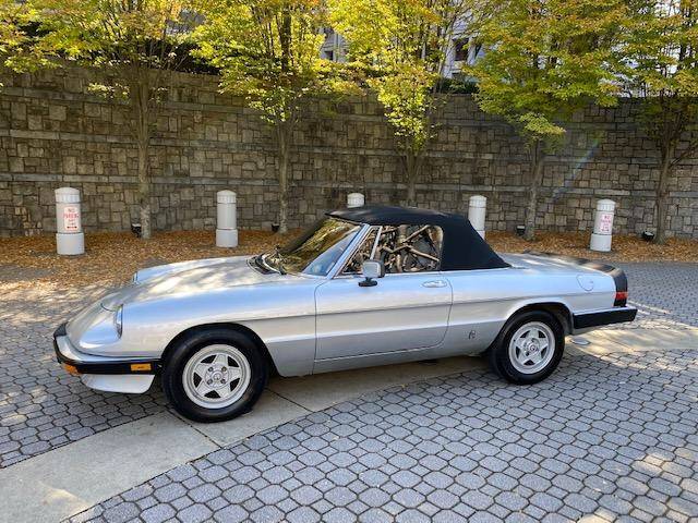Alfa-romeo-Spider-veloce-1985-silver