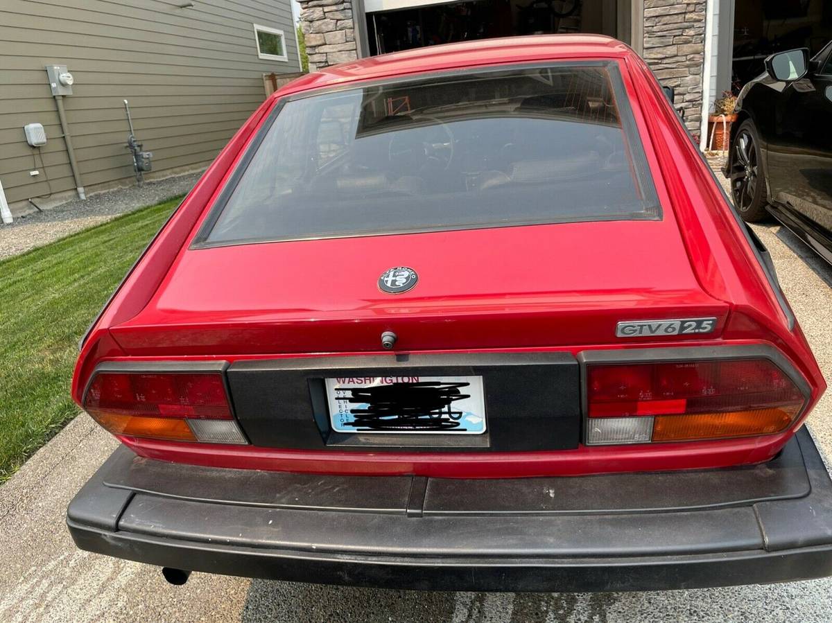 Alfa-romeo-gtv6-1985-11