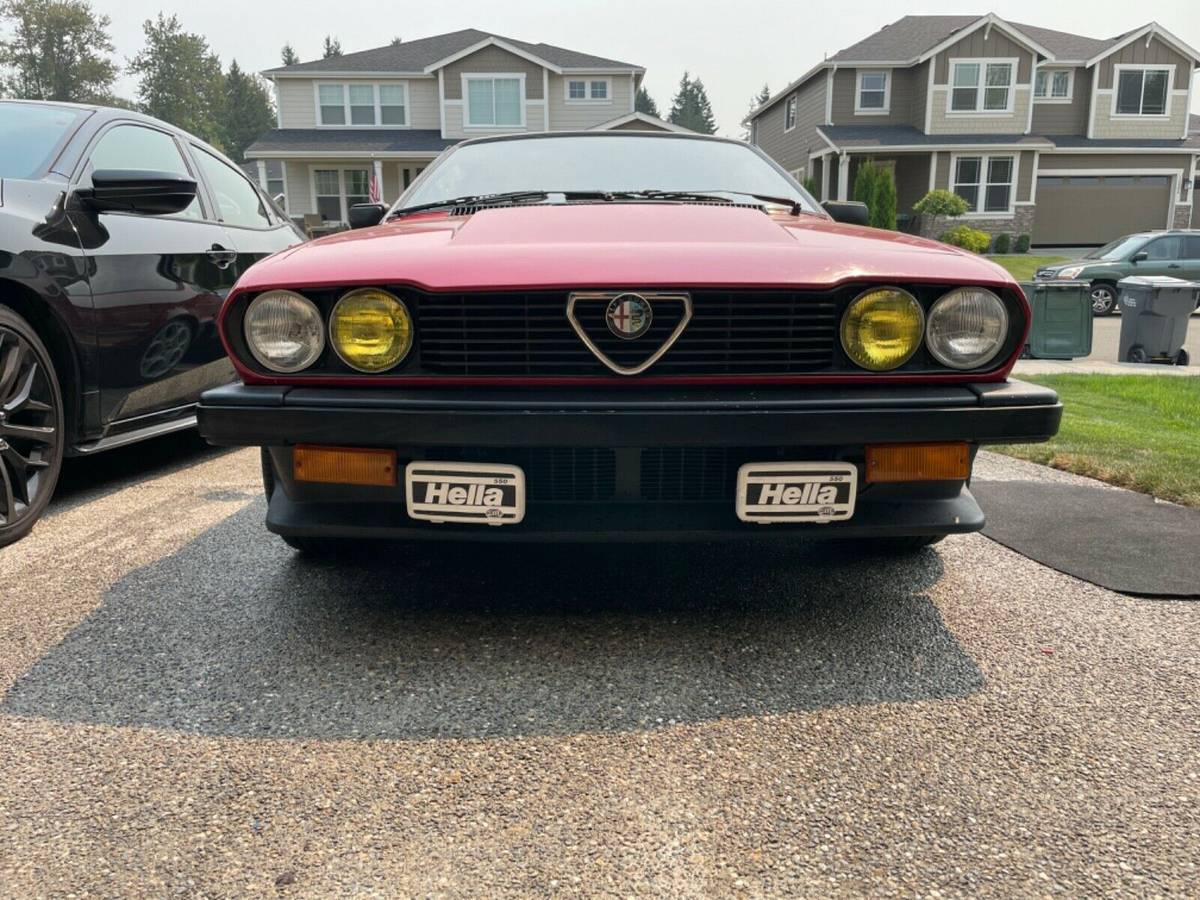 Alfa-romeo-gtv6-1985-4