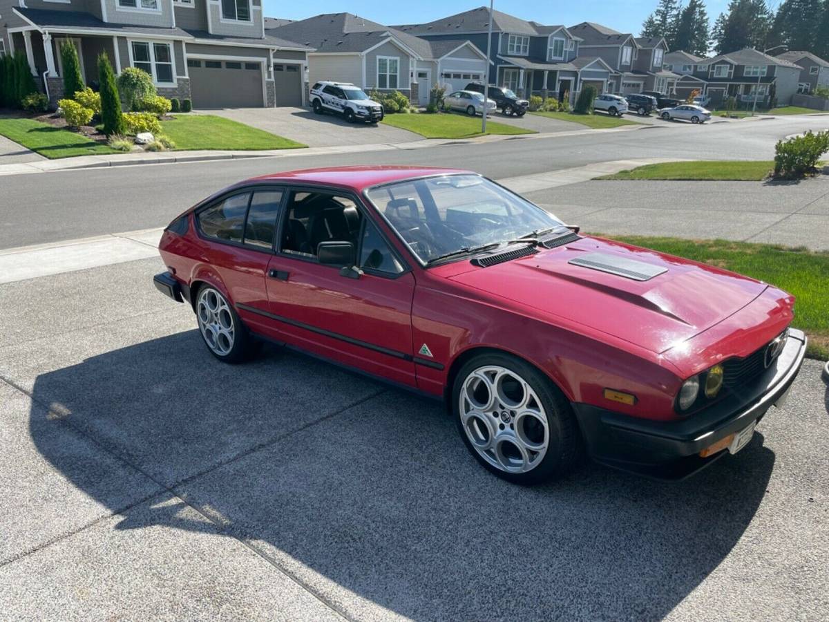 Alfa-romeo-gtv6-1985-6