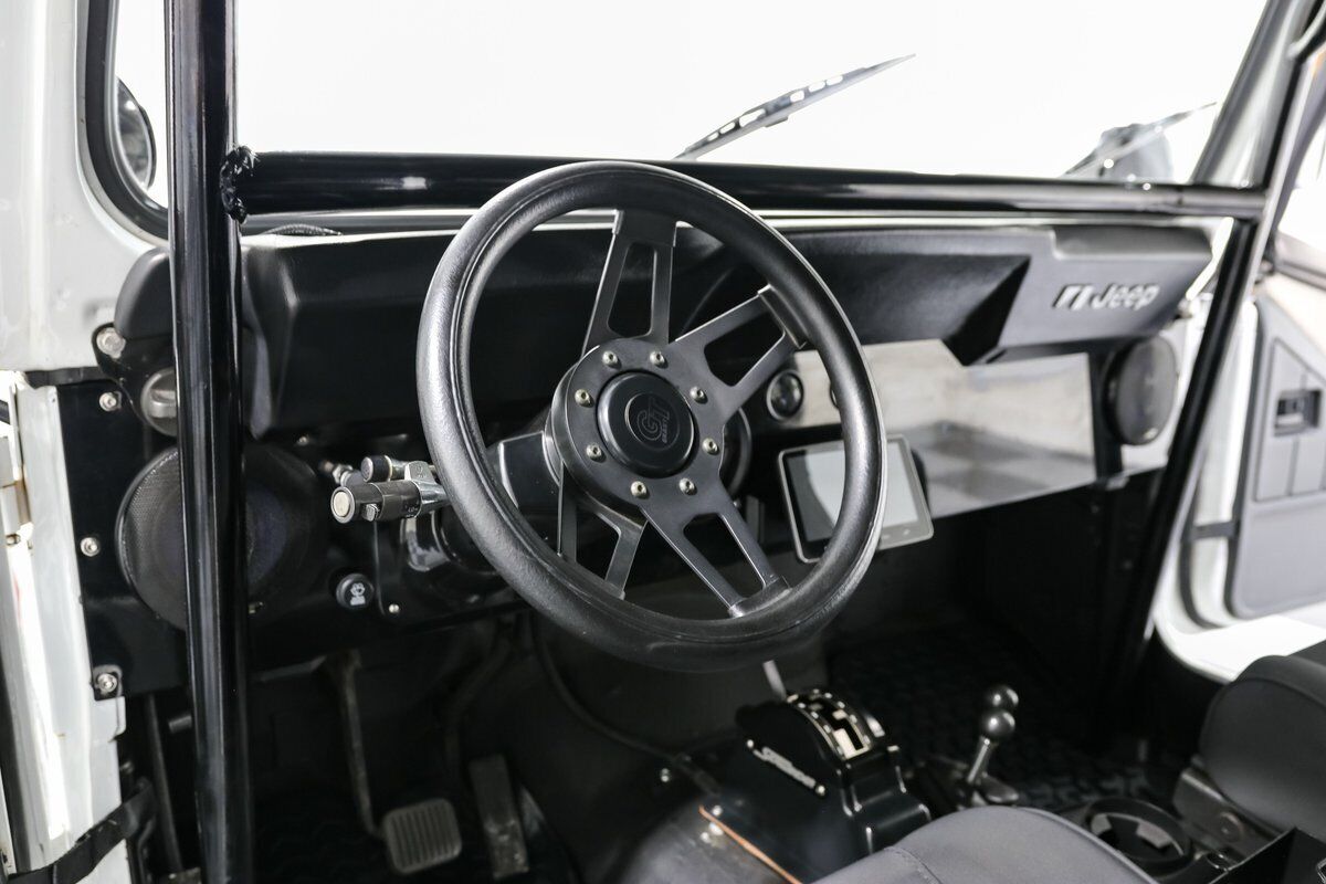 American-CJ7-1981-Jeep-21