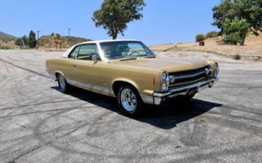 American-motors-Ambassador-1968-Scarab-Gold-Irid-Gold-Metallic-Cloth-2