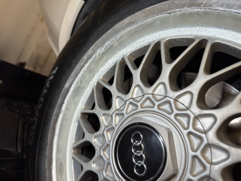 Audi-200-quattro-1991-Pearlescent-White-Gray-24