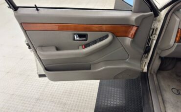 Audi-200-quattro-1991-Pearlescent-White-Gray-32