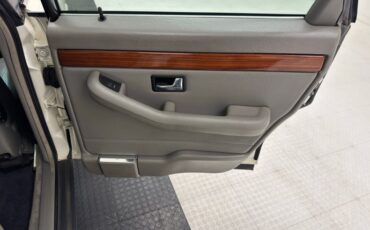 Audi-200-quattro-1991-Pearlescent-White-Gray-36