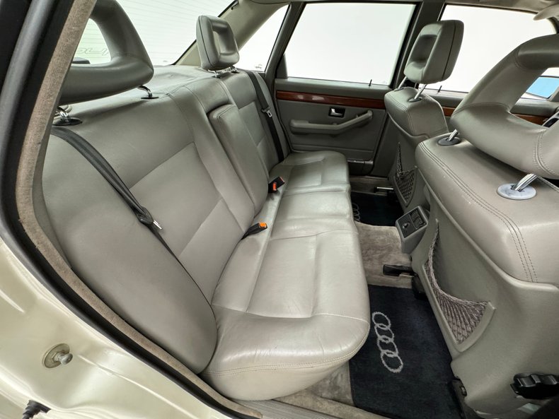 Audi-200-quattro-1991-Pearlescent-White-Gray-44