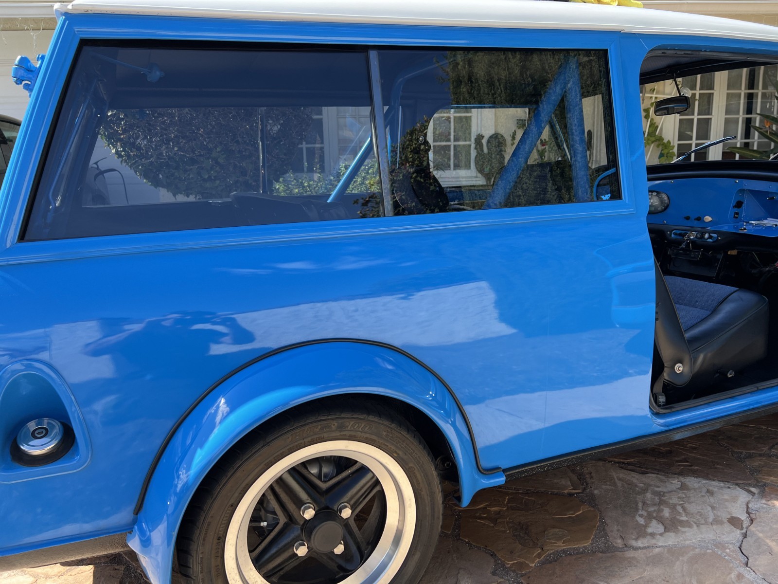 Austin-Mini-1971-Van-12