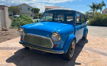 Austin-Mini-1971-Van-2