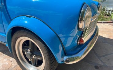 Austin-Mini-1971-Van-5