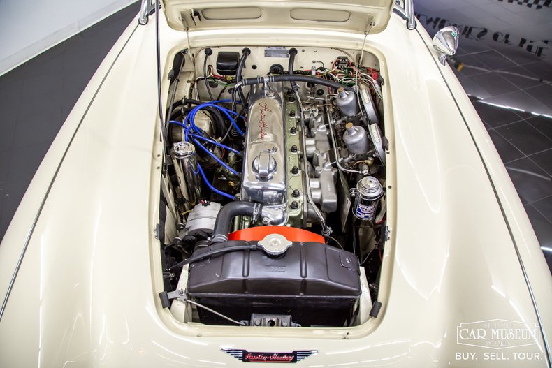 Austin-healey-100-6-1959-Ivory-White-Black-Leather-16