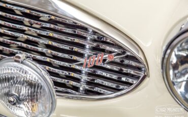 Austin-healey-100-6-1959-Ivory-White-Black-Leather-36