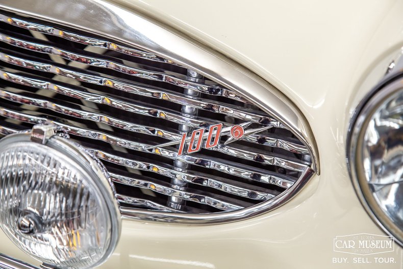 Austin-healey-100-6-1959-Ivory-White-Black-Leather-36