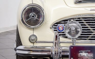 Austin-healey-100-6-1959-Ivory-White-Black-Leather-8