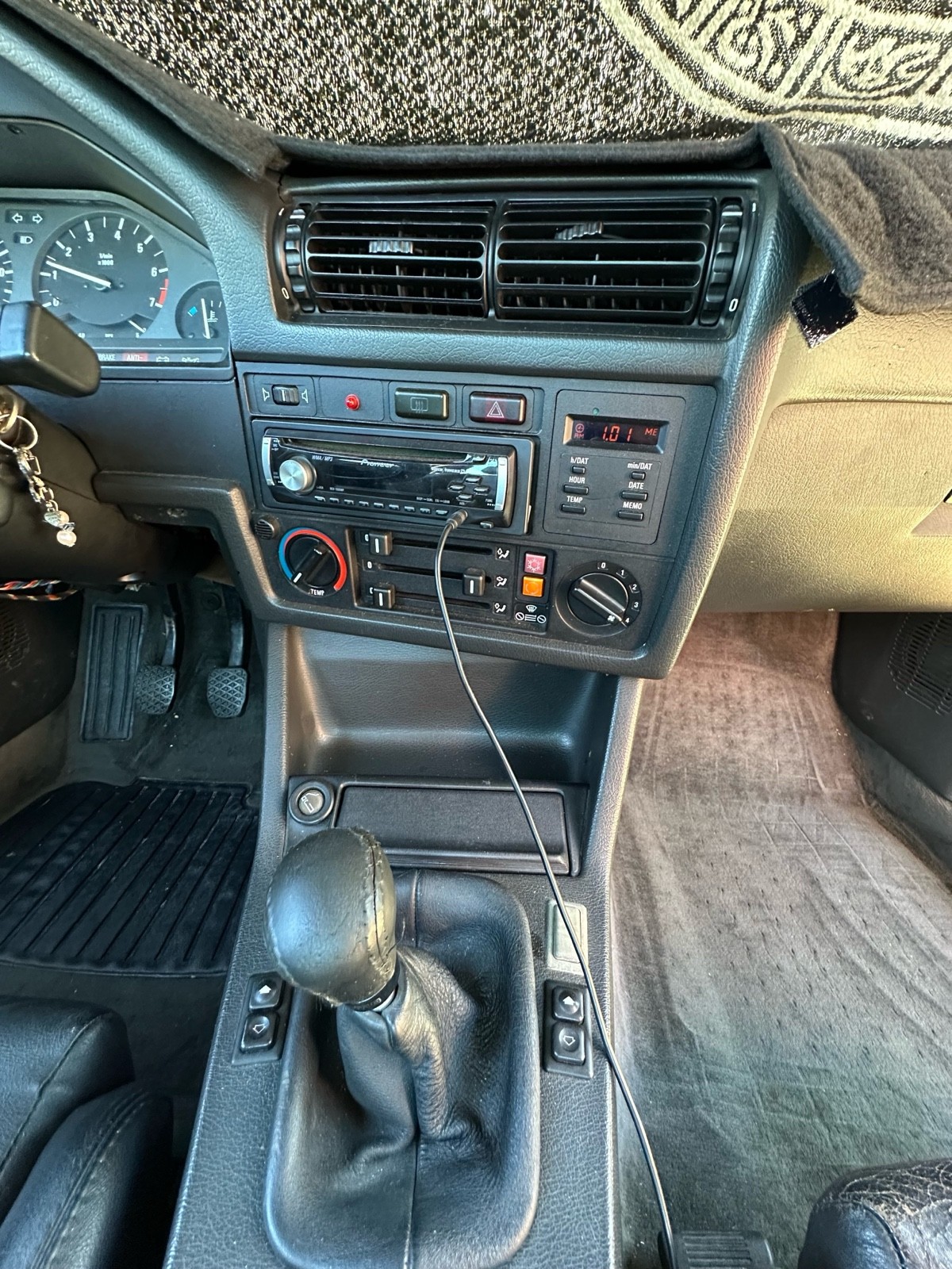 BMW-3-Series-1989-7