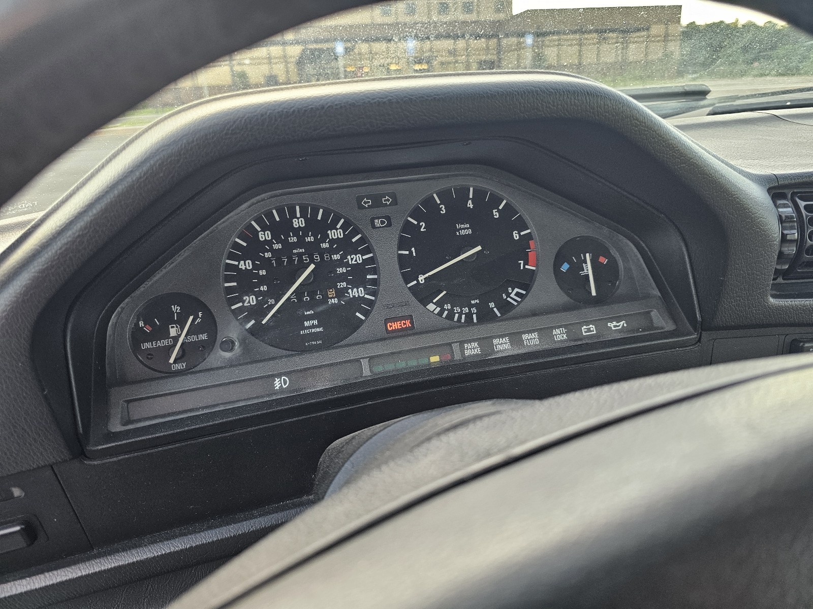 BMW-3-Series-1992-12