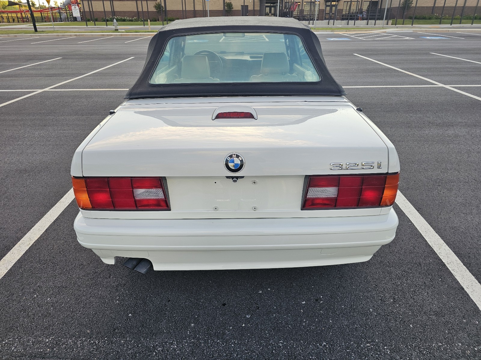 BMW-3-Series-1992-3