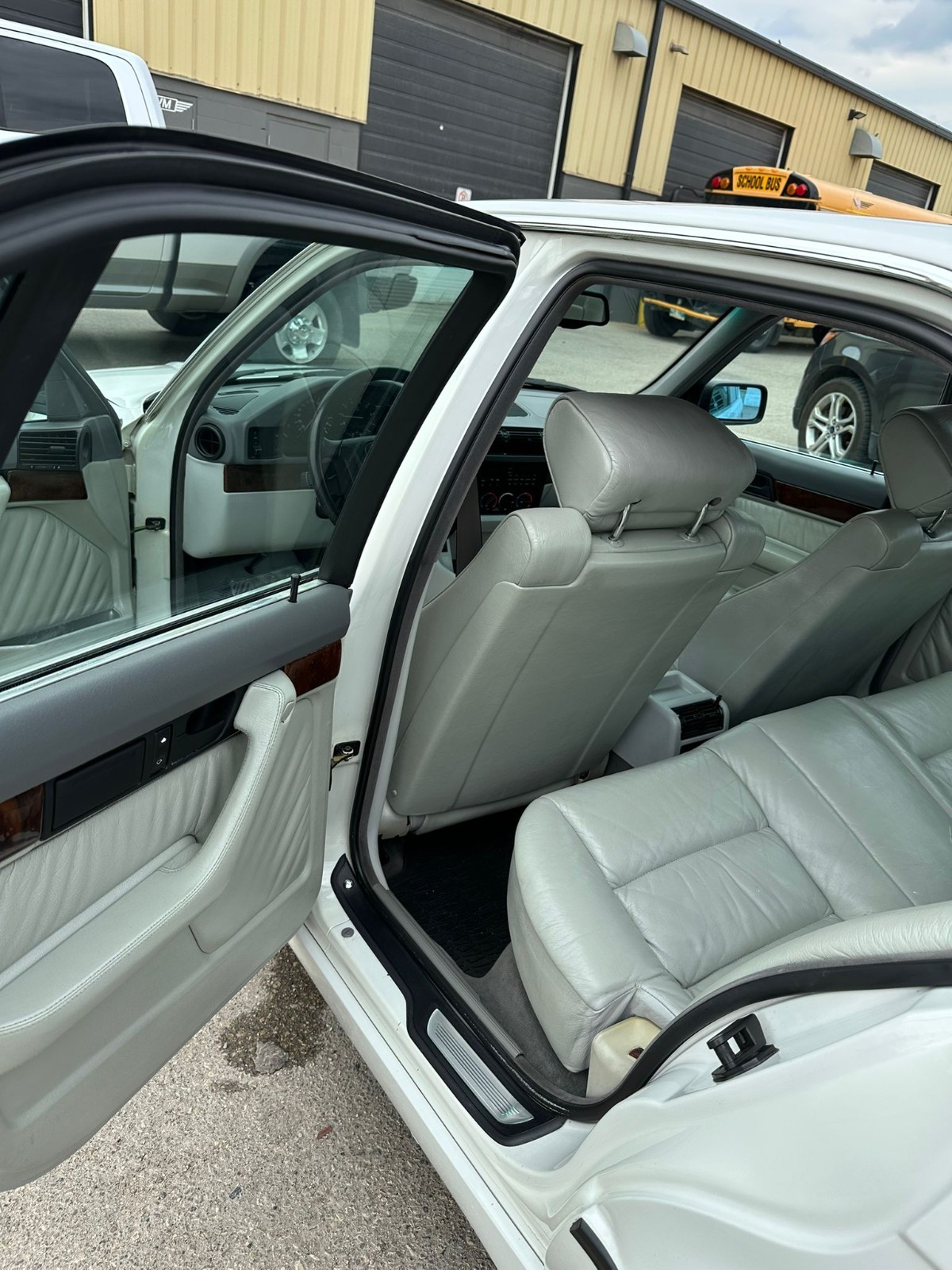 BMW-5-Series-1995-Sedan-12