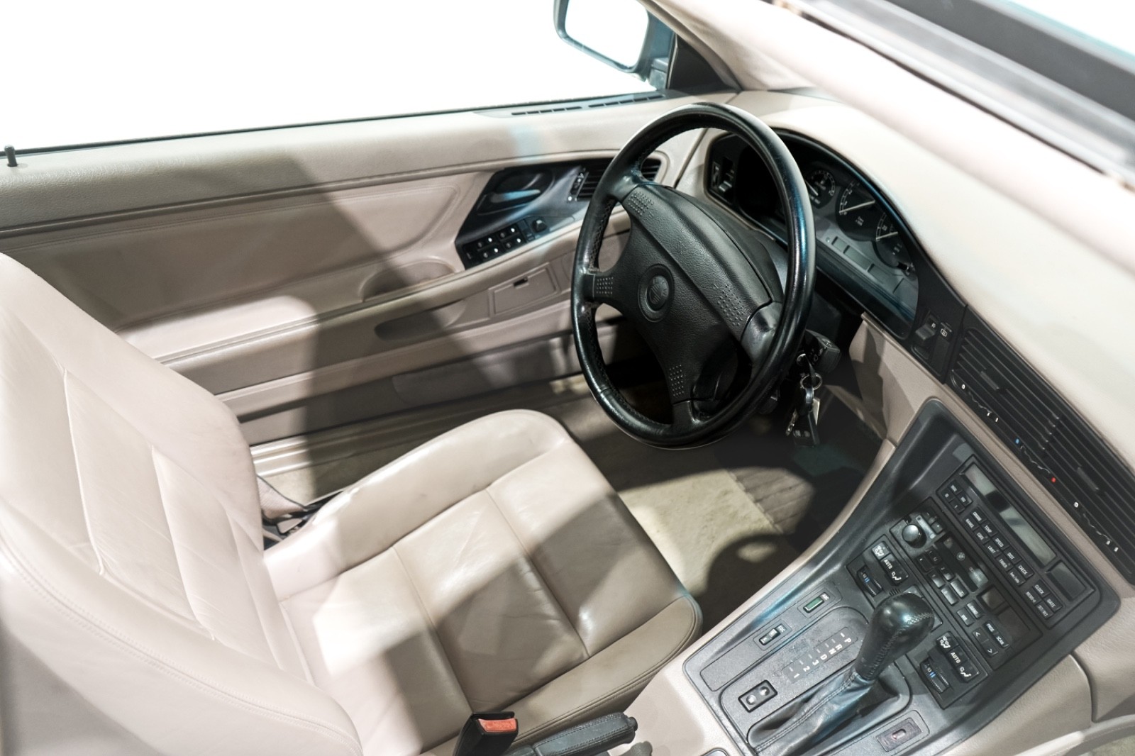 BMW-8-Series-1991-Sedan-12