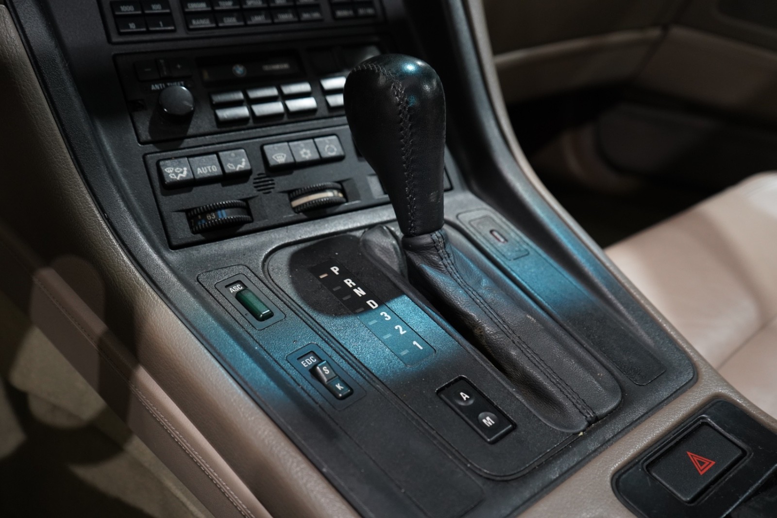 BMW-8-Series-1991-Sedan-14