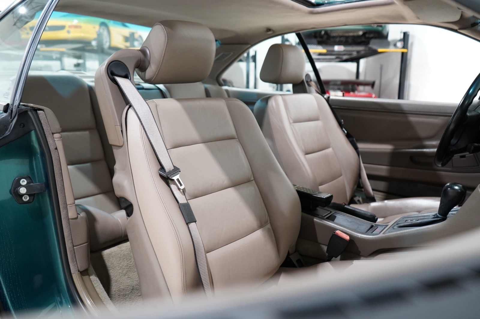 BMW-8-Series-1991-Sedan-19