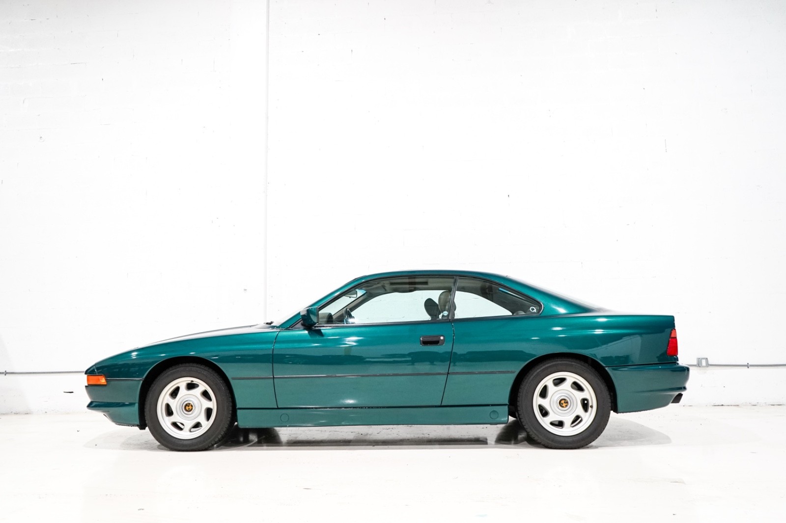 BMW-8-Series-1991-Sedan-2