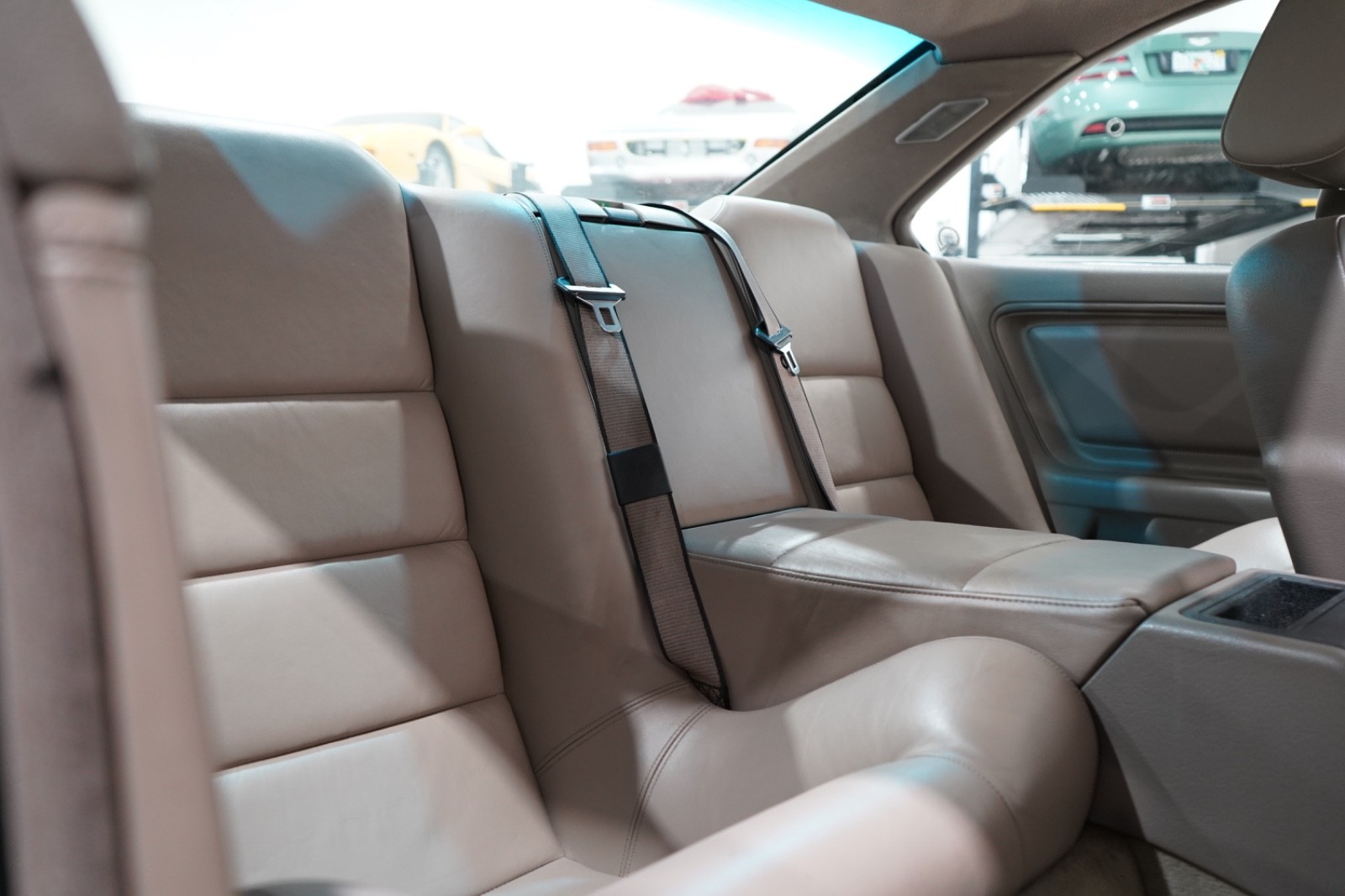 BMW-8-Series-1991-Sedan-21