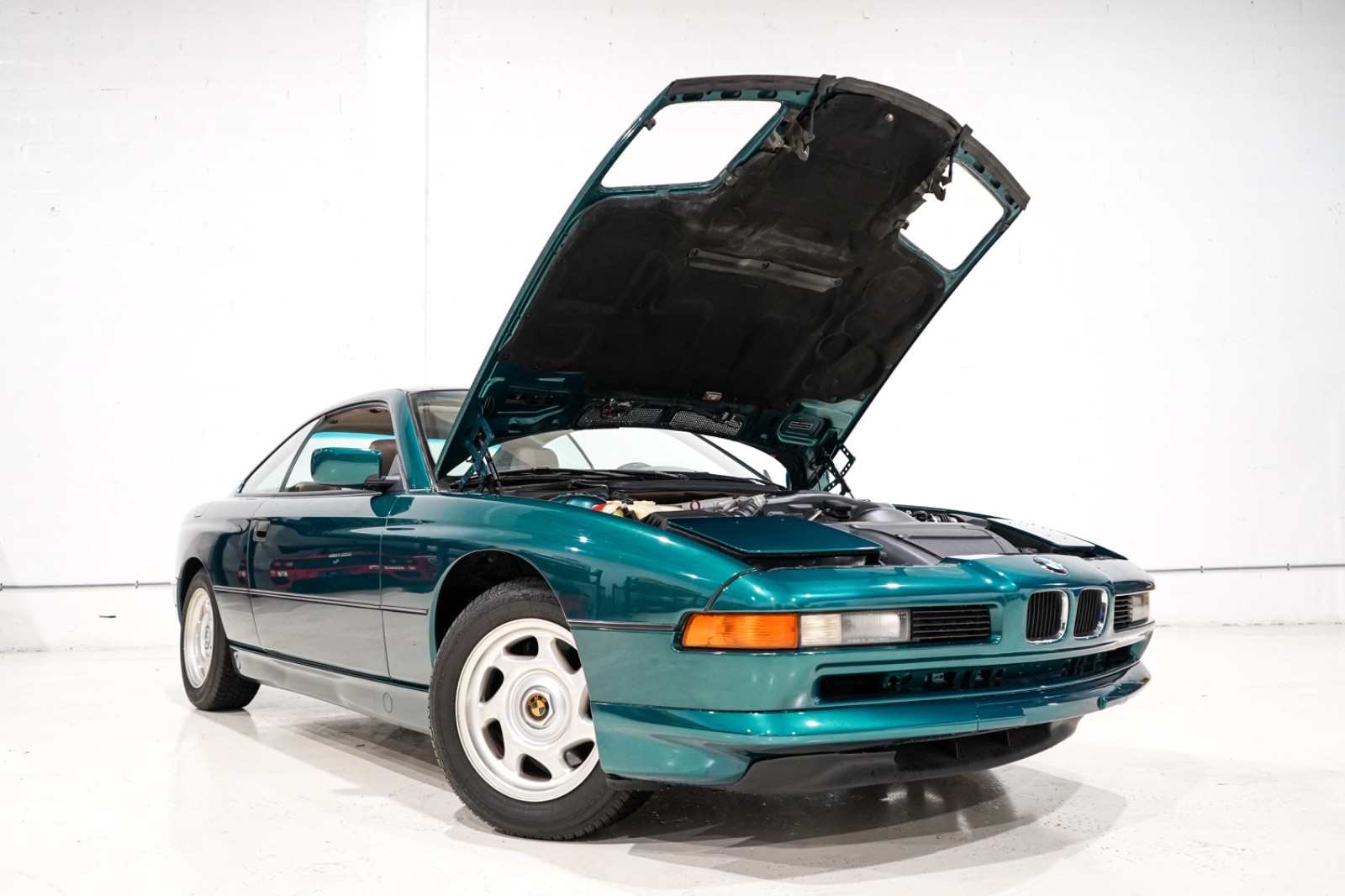 BMW-8-Series-1991-Sedan-23