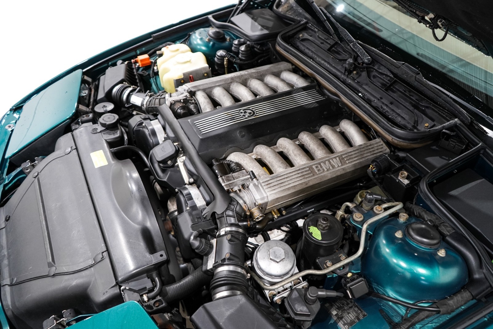 BMW-8-Series-1991-Sedan-26