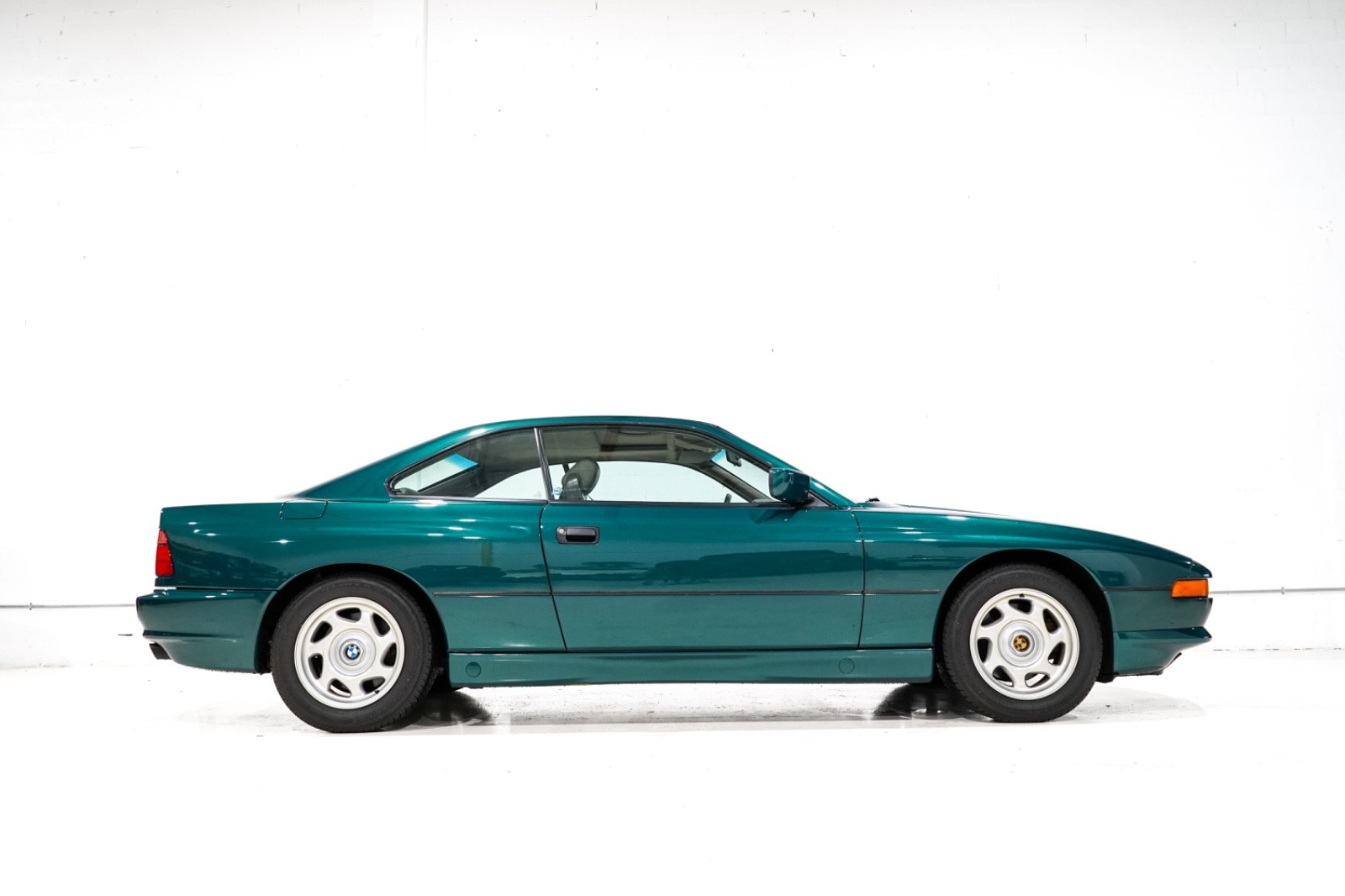 BMW-8-Series-1991-Sedan-3