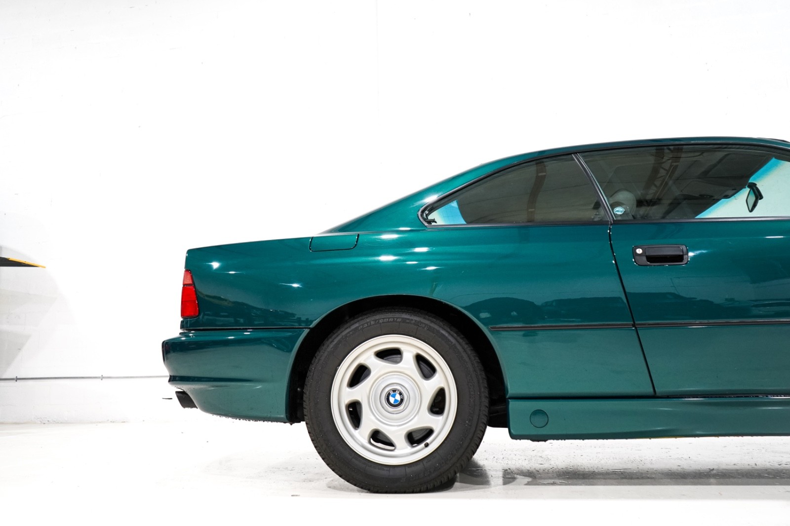 BMW-8-Series-1991-Sedan-4