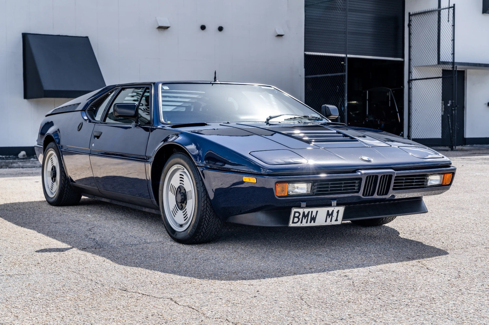 BMW-M1-1981-Coupe-1