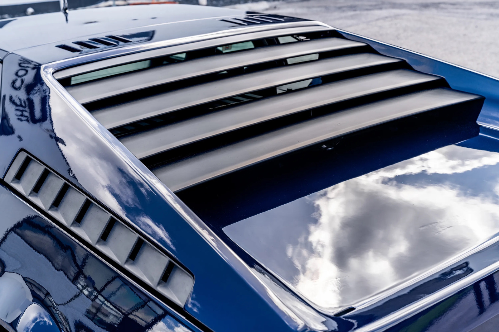 BMW-M1-1981-Coupe-10